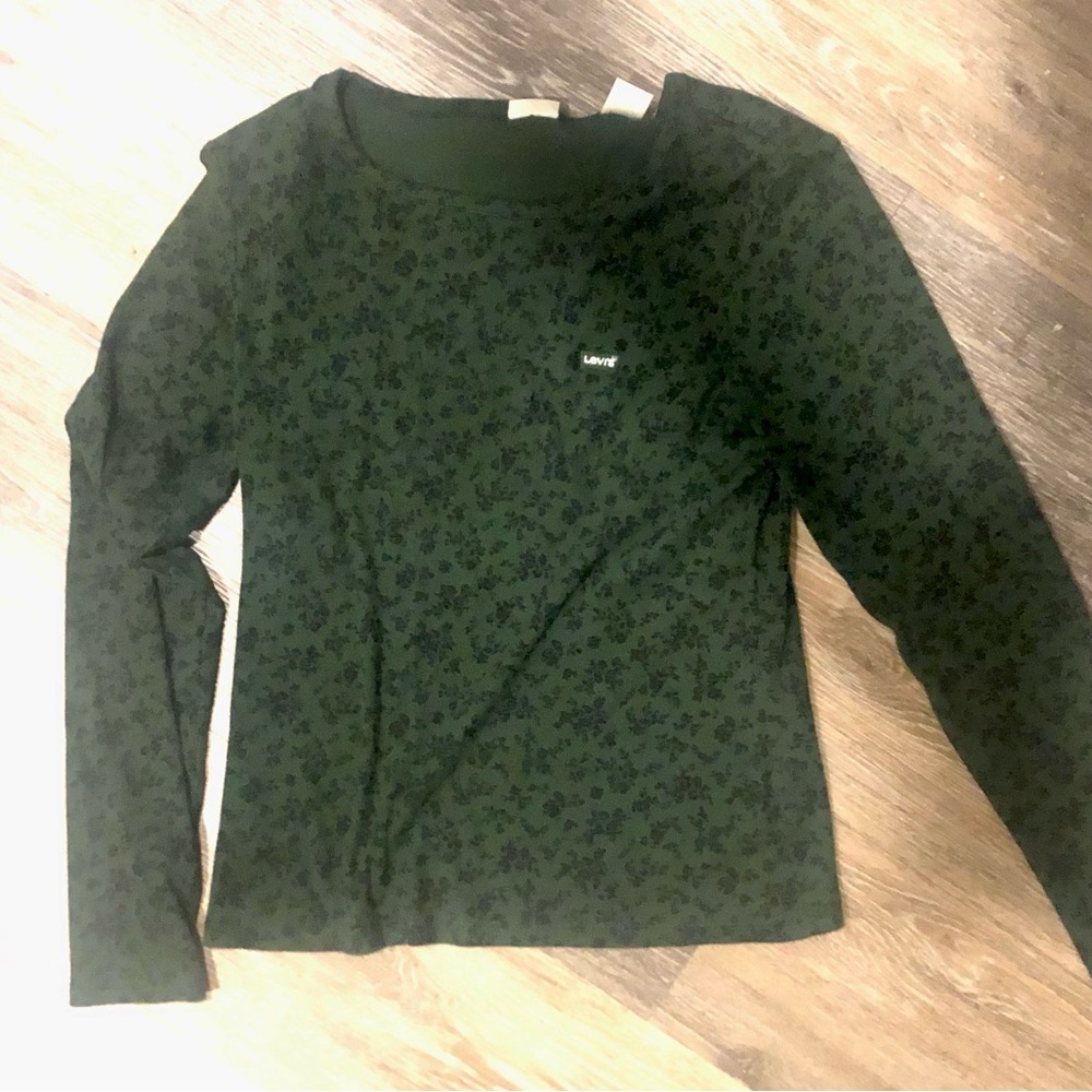 2 for $22 - Levi's Dark Green Floral Long-Sleeve Tee